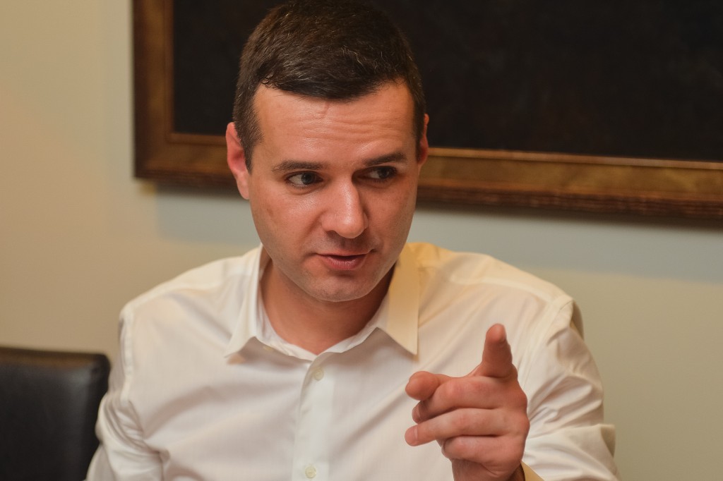 Владимир Романов